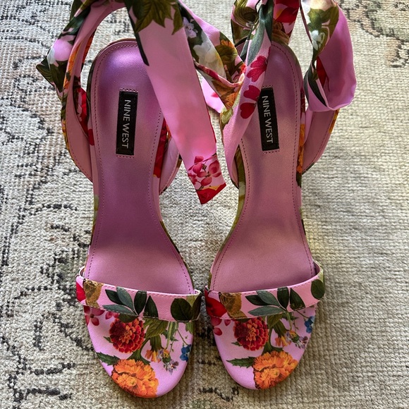 Nine West Floral Heels‎ - Multicolor - Picture 5 of 7
